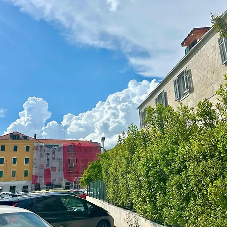 Apartment Pulse Split