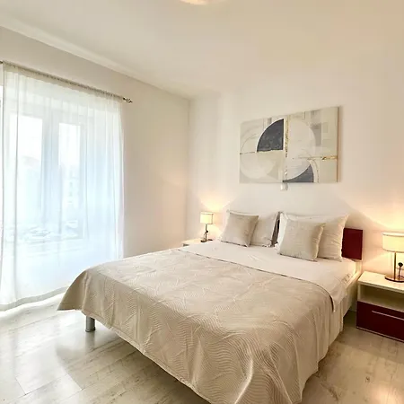 Pulse Apartment