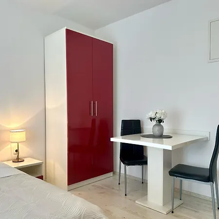 Apartment Pulse Split